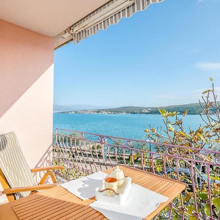 Gorgeous Apartment In Cizici With House Sea View Kültér fotó