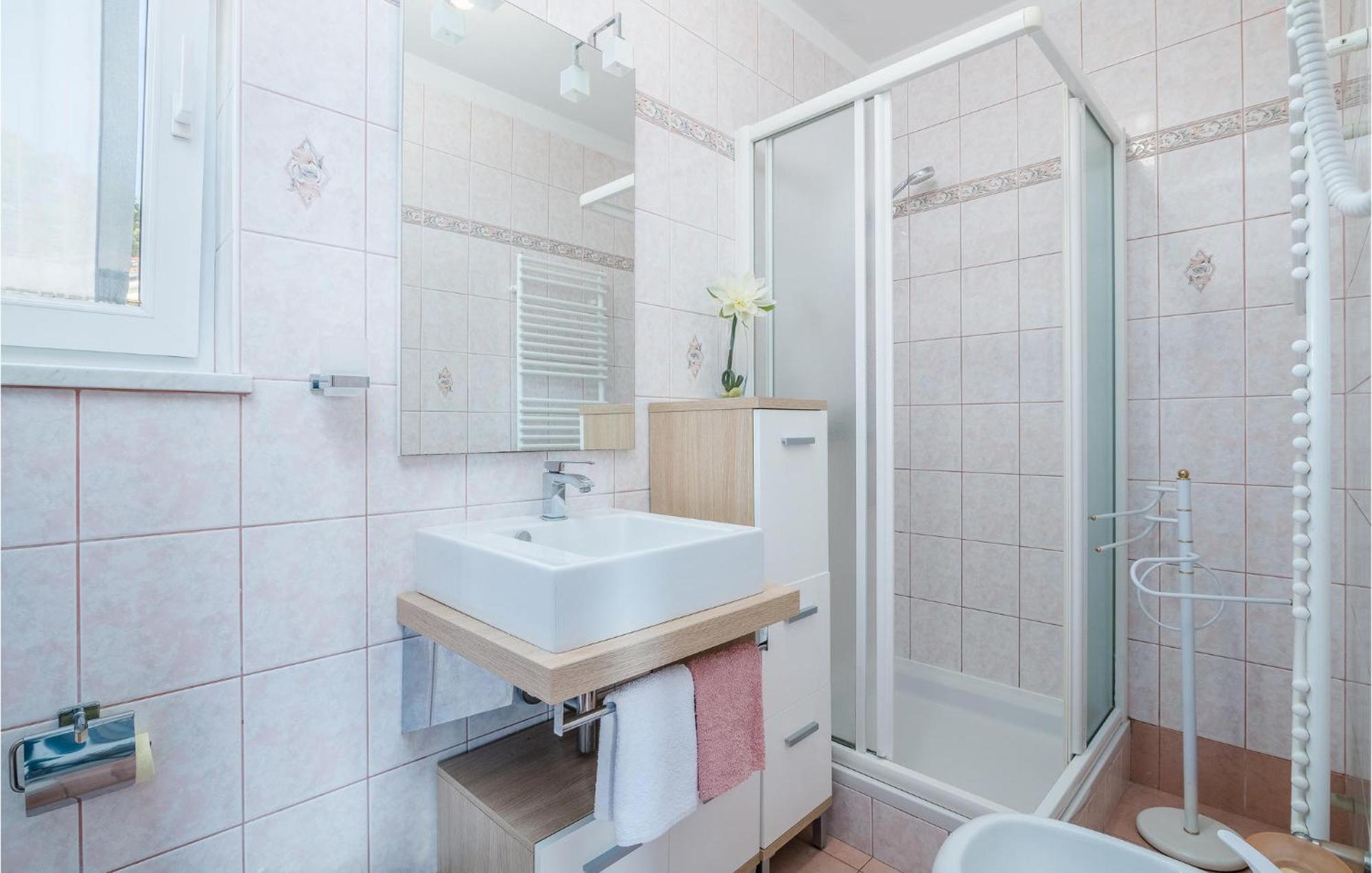Gorgeous Apartment In Cizici With House Sea View Kültér fotó