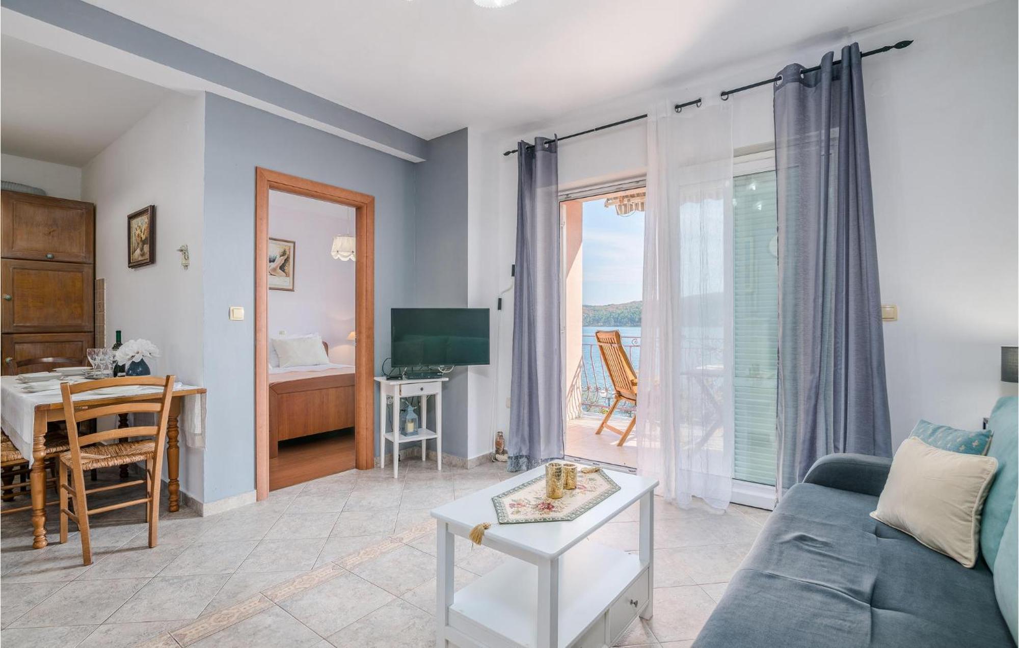 Gorgeous Apartment In Cizici With House Sea View Kültér fotó