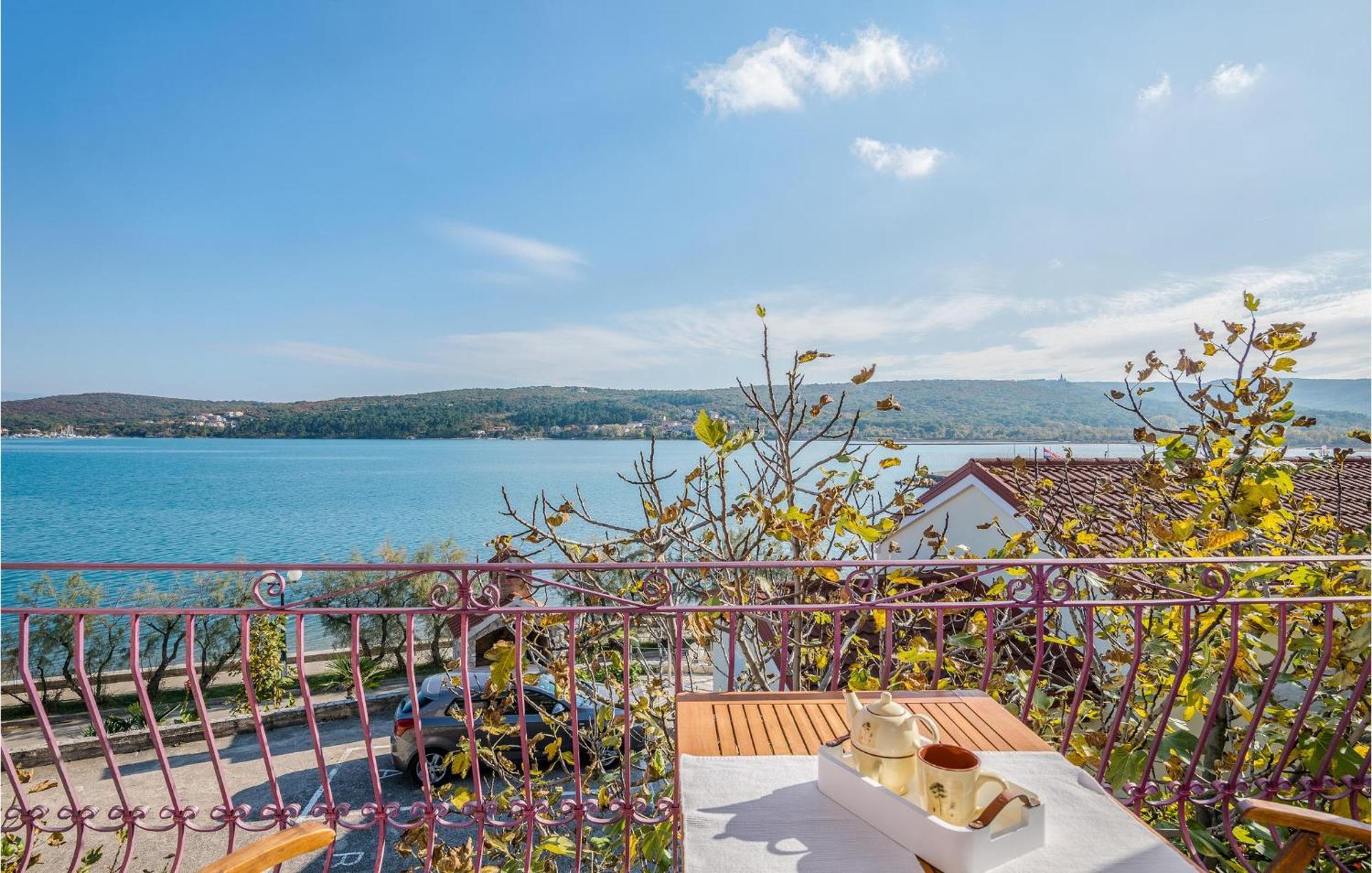 Gorgeous Apartment In Cizici With House Sea View Kültér fotó