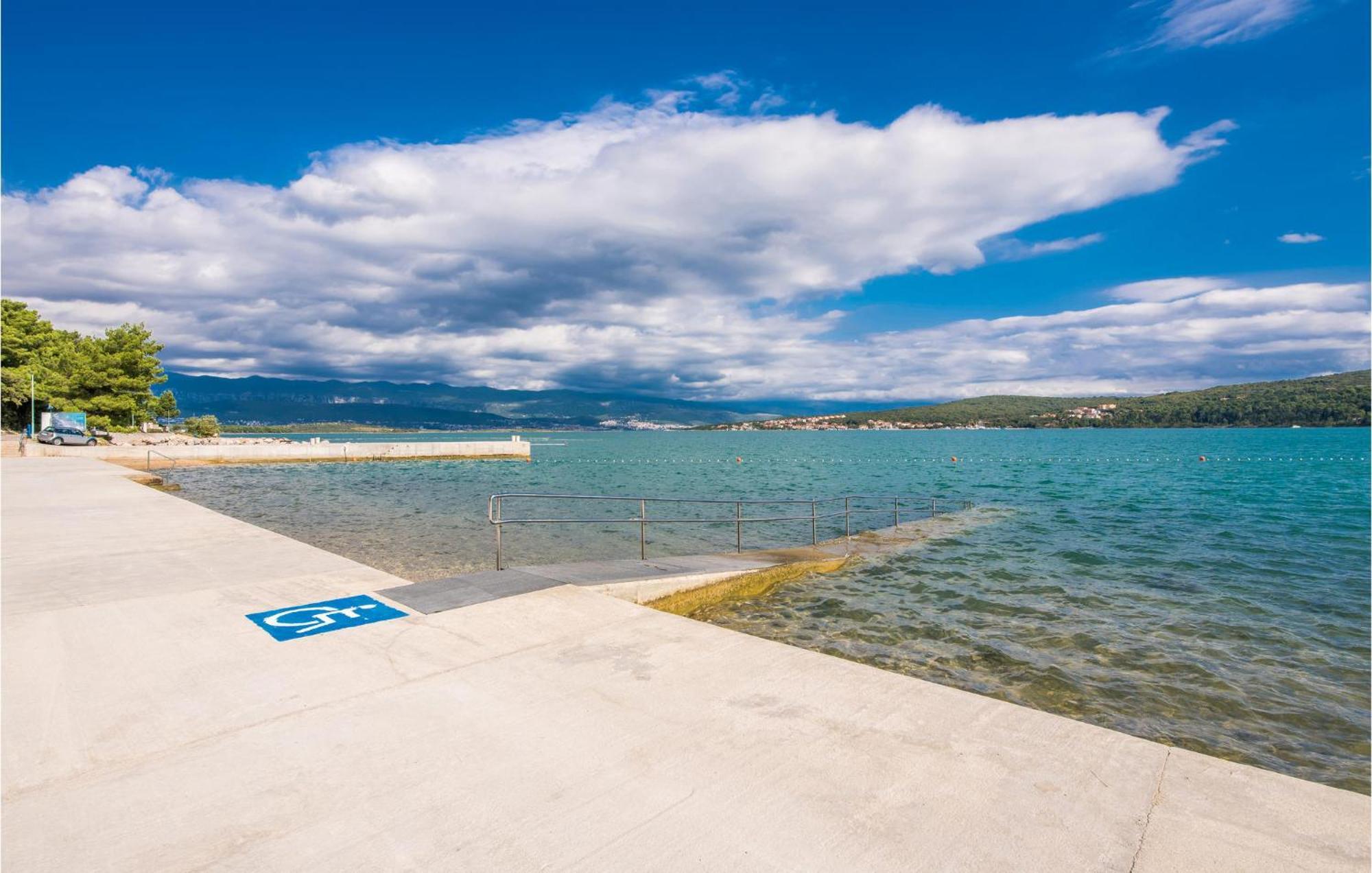 Gorgeous Apartment In Cizici With House Sea View Kültér fotó