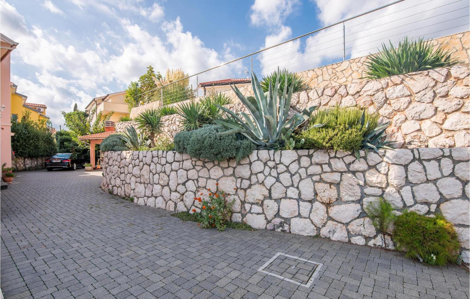 Gorgeous Apartment In Cizici With House Sea View Kültér fotó