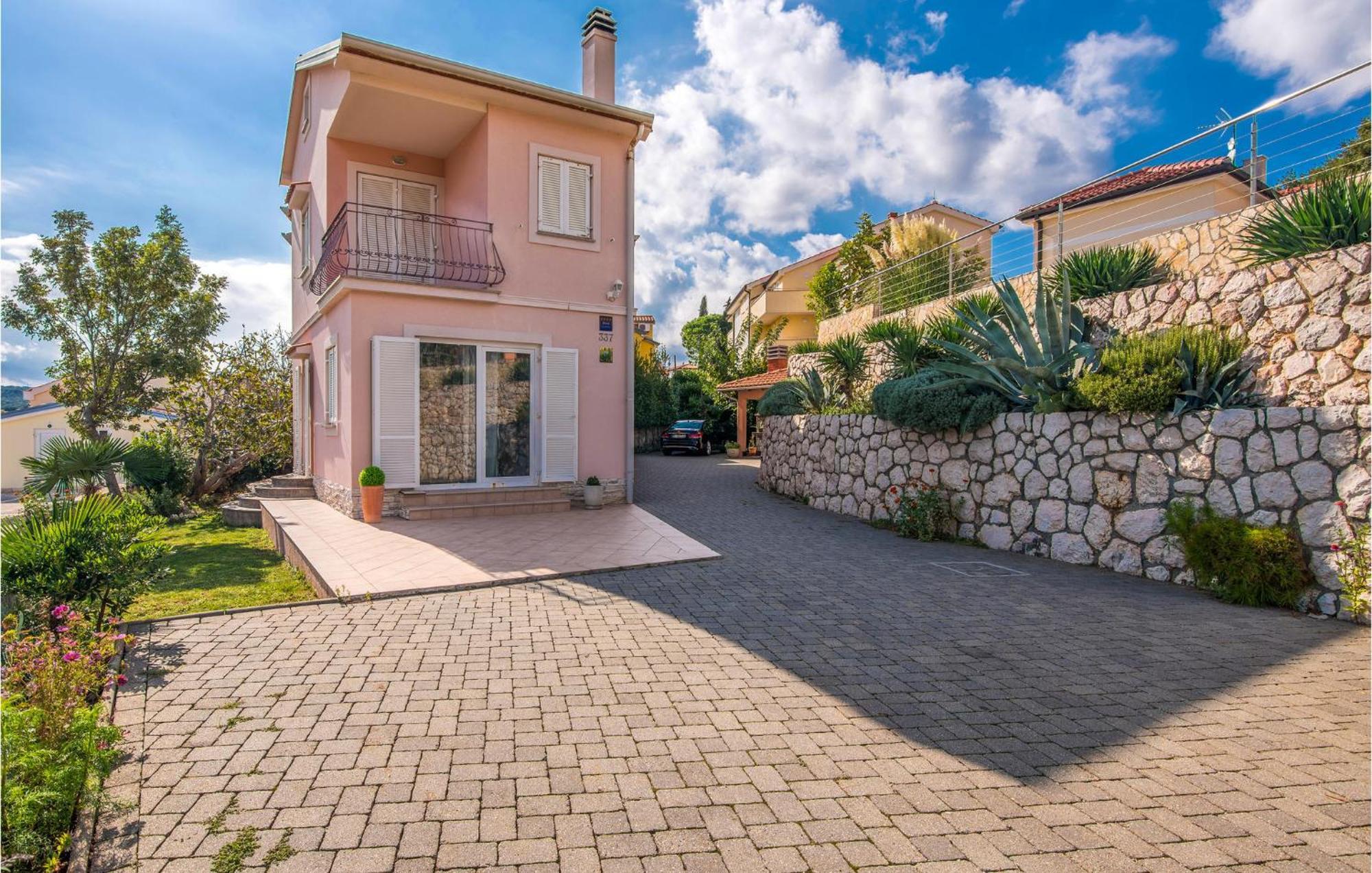 Gorgeous Apartment In Cizici With House Sea View Kültér fotó