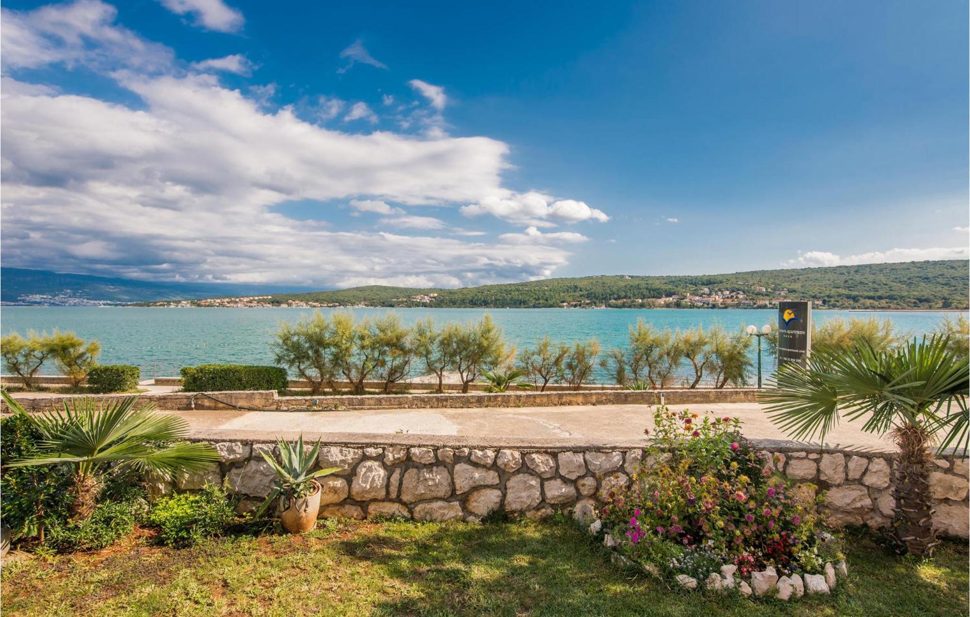 Gorgeous Apartment In Cizici With House Sea View Kültér fotó